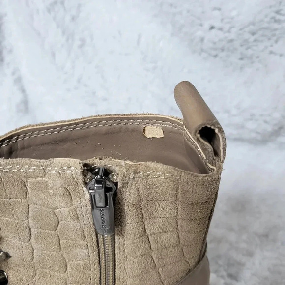 NWOT Vince Camuto Kaiander Boots - Picture 7 of 9